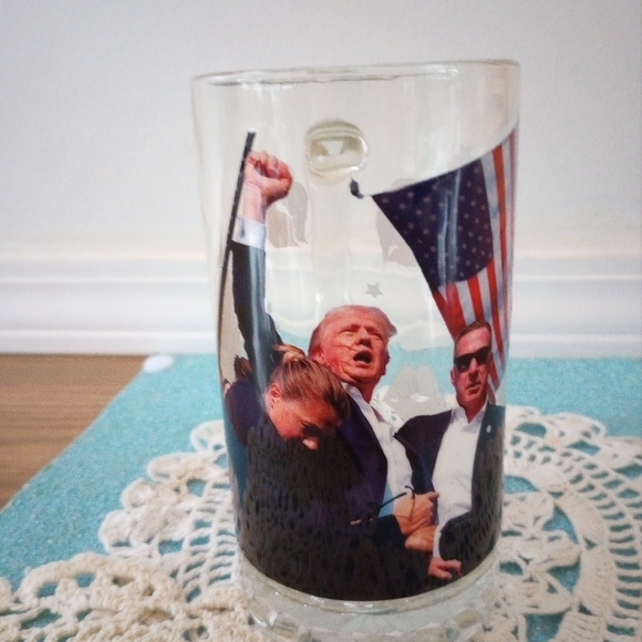 President Trump Beer Mug - Picture 8 of 10